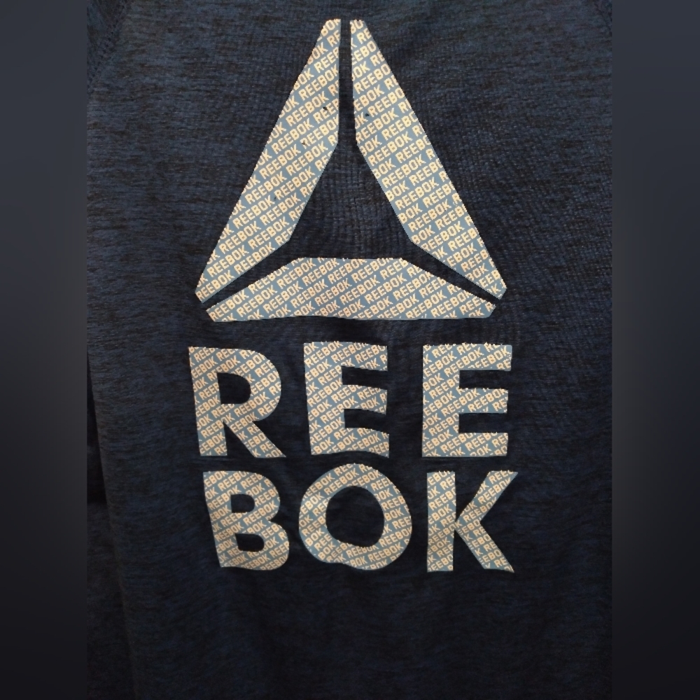 Reebok tee - Picture 3 of 3
